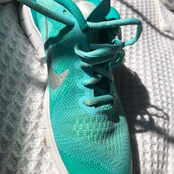 SOLD Nike Free Rn Shoes 💙💚 - Picture 6 of 7